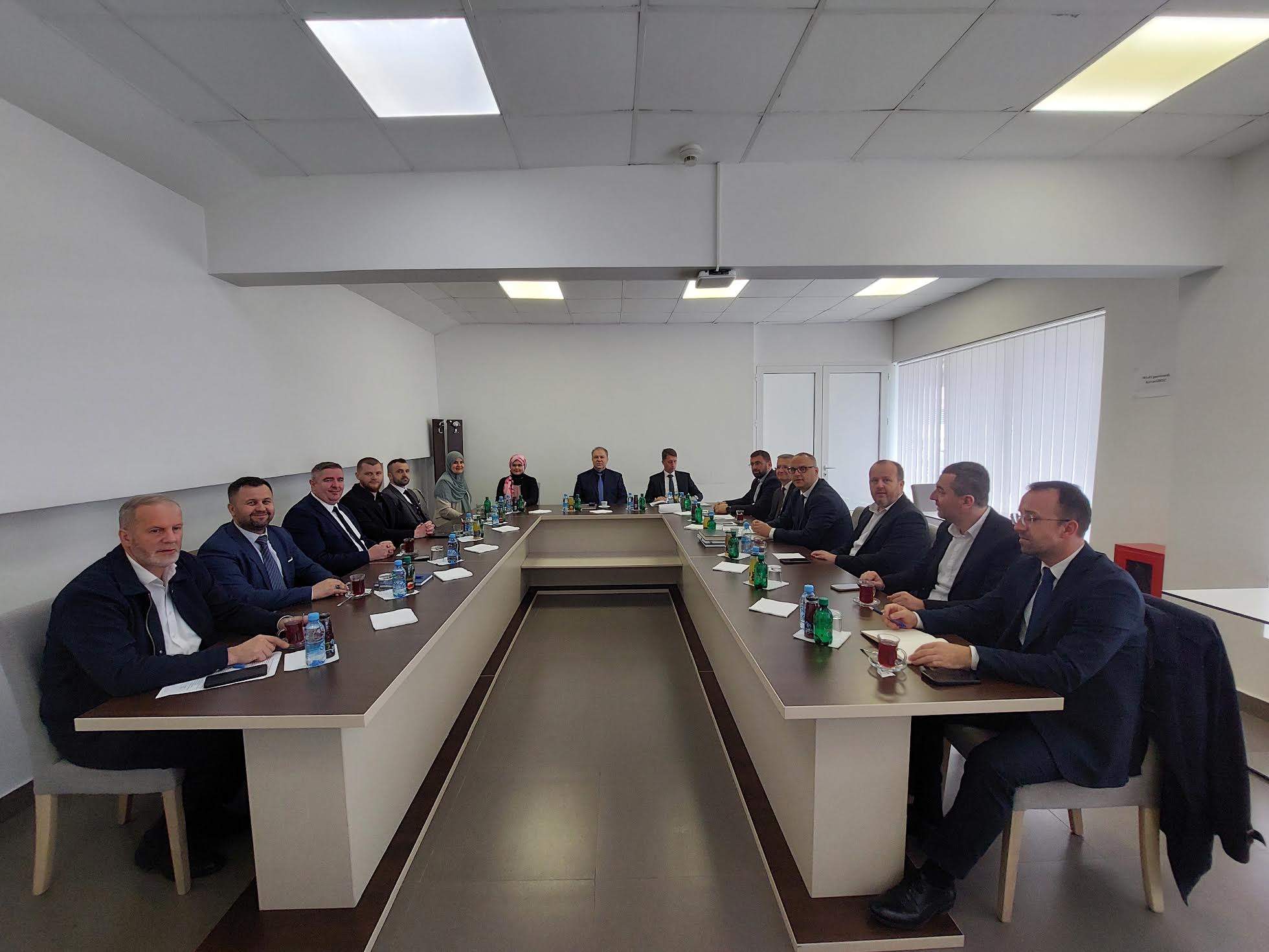 Održan radni sastanak s rukovodiocima službi za vjerske poslove i obrazovanje