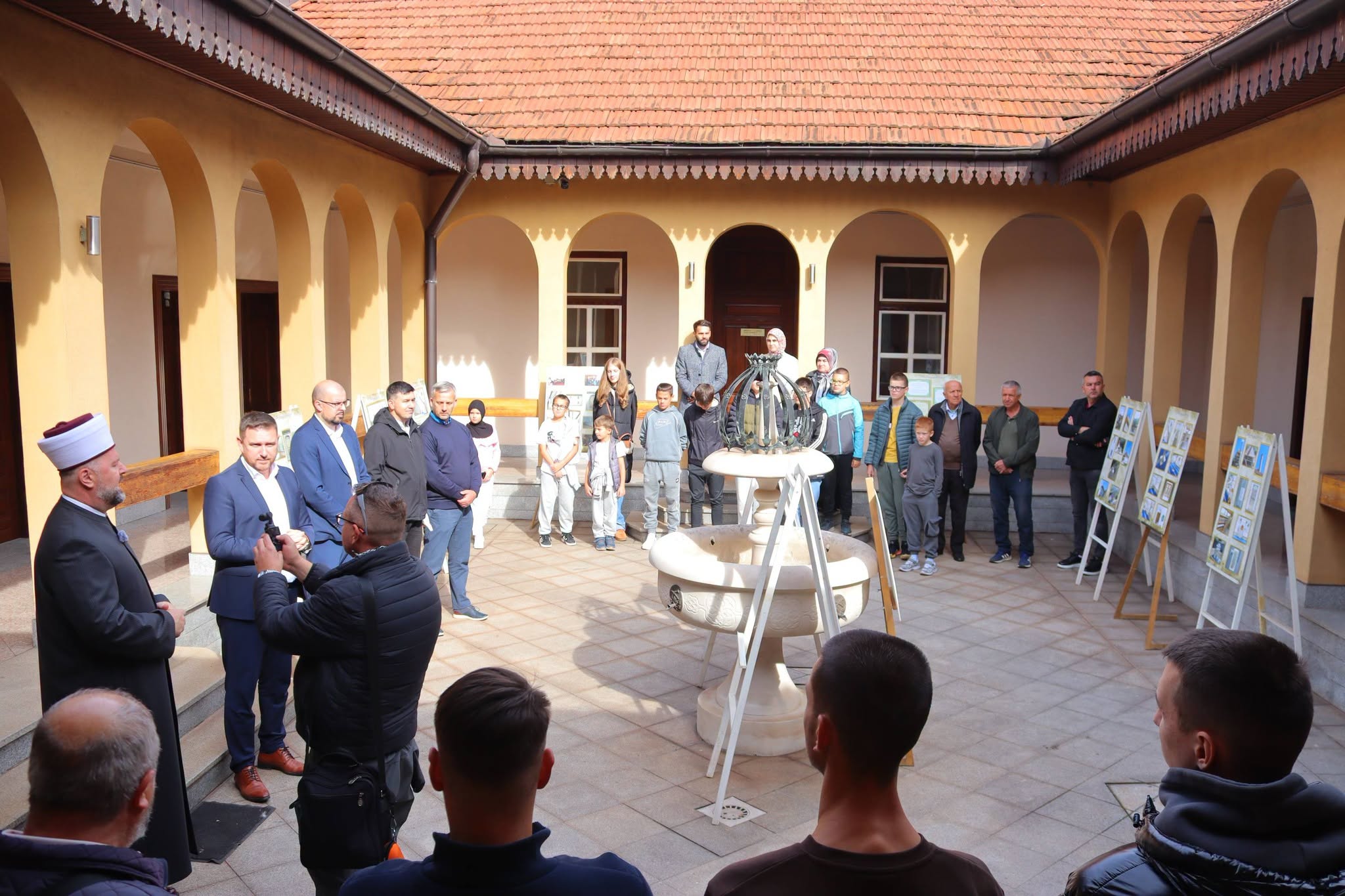 Muftija Dizdarević otvorio izložbu o historijatu Stare džamije u Orahovici