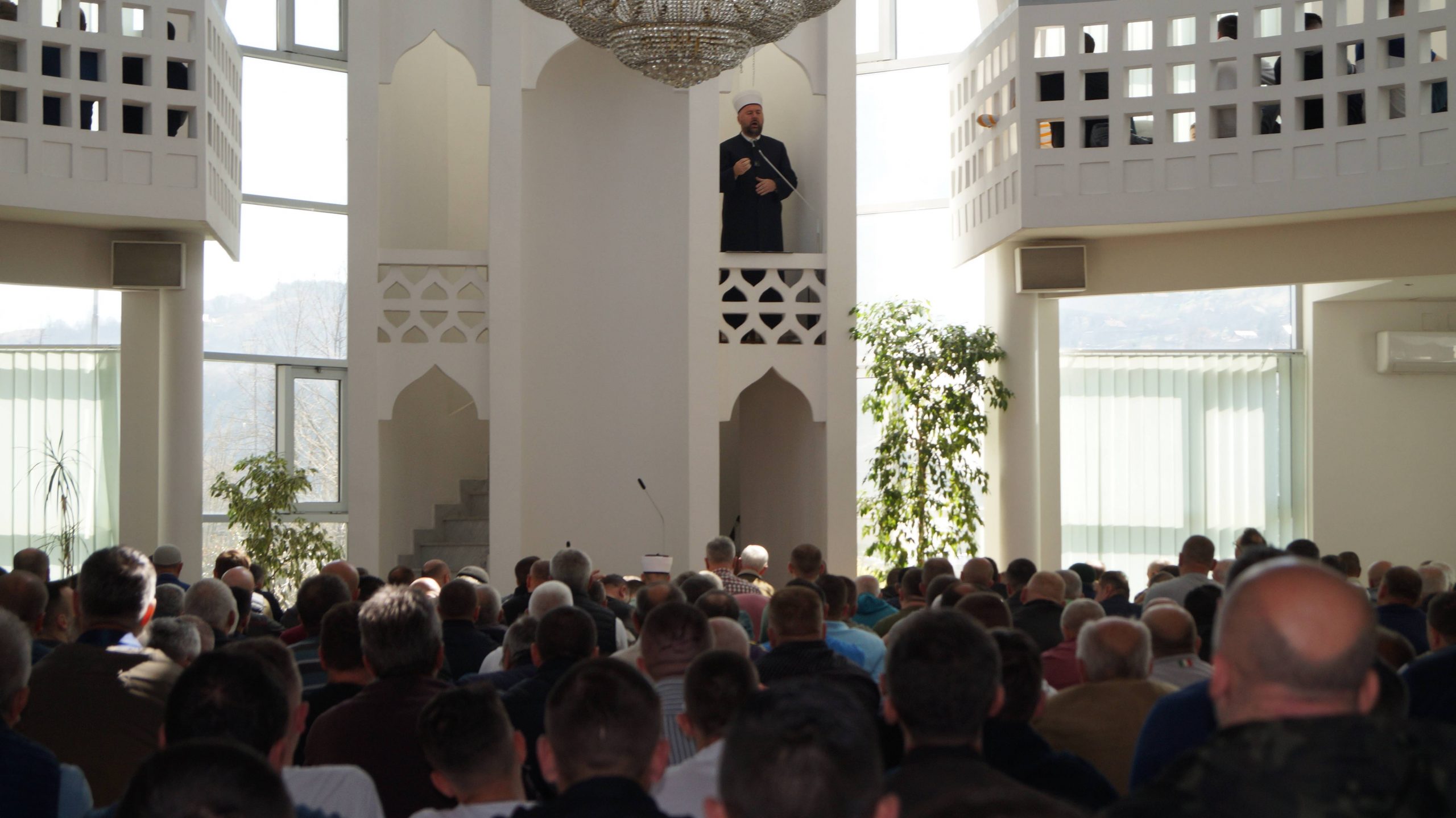 Prvu ramazansku hutbu muftija zenički održao u Novom Radakovu, Medžlis IZ Zenica (VIDEO)