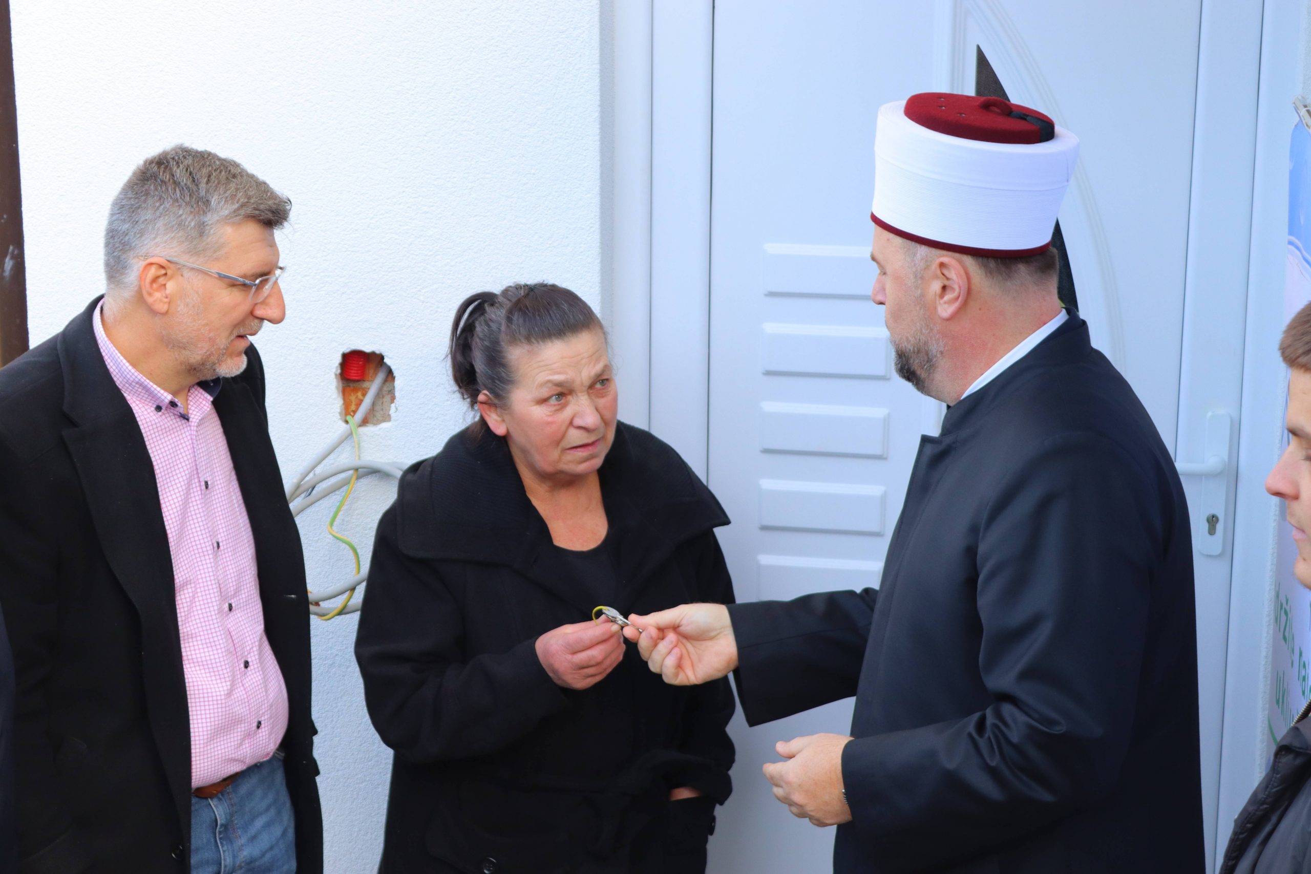 Muftija zenički uručio ključeve novoizgrađene porodične kuće za porodicu Salkić