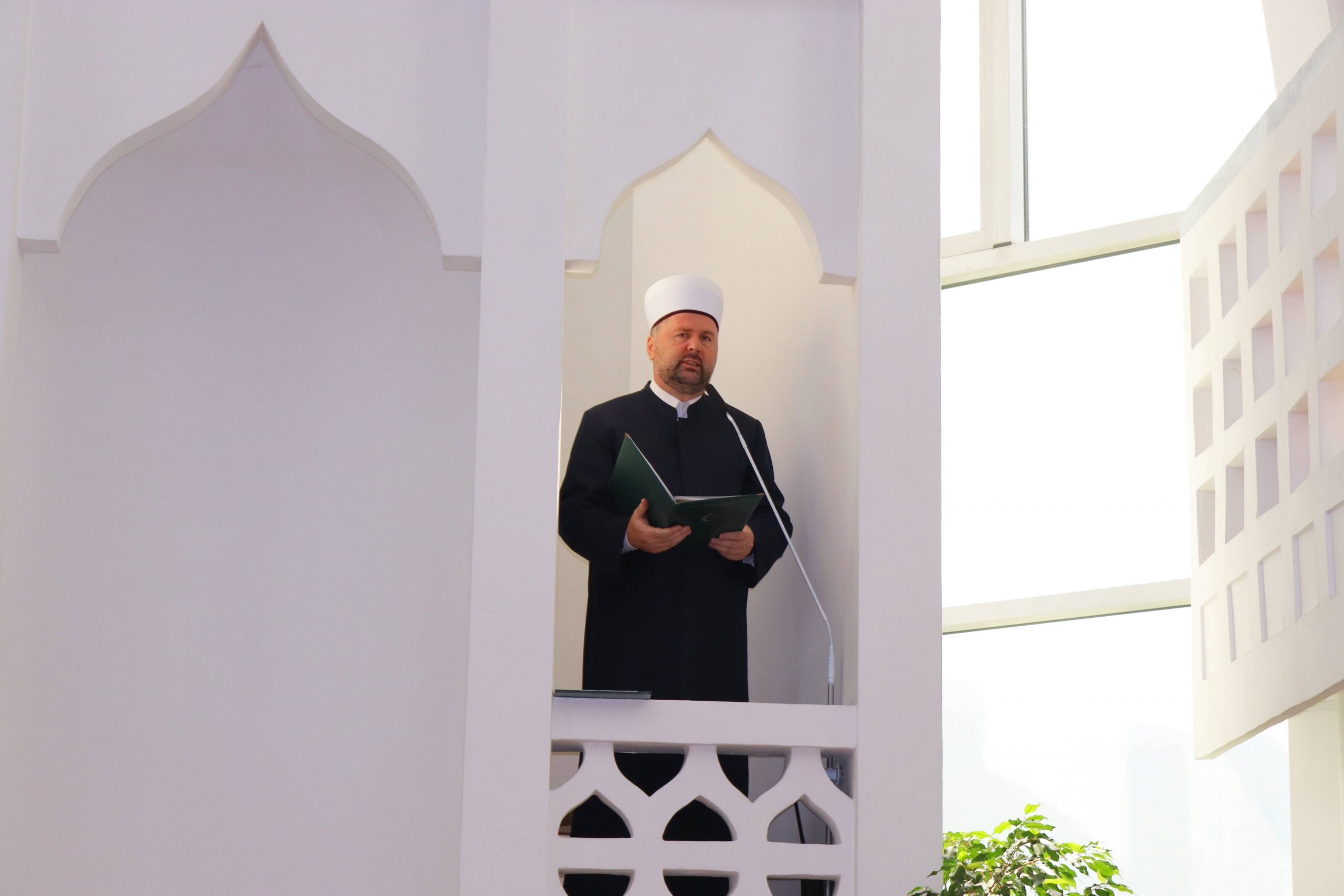 Muftija Dizdarević održao hutbu reisu-l-uleme u Novom Radakovu u Zenici