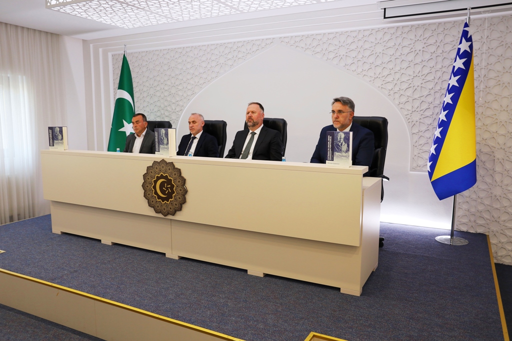 U Bihaću promovisana knjiga „Potraga za izgubljenim znakovima postojanja – Hifzija Hasandedić“ autora muftije dr. Mevludin-ef. Dizdarevića