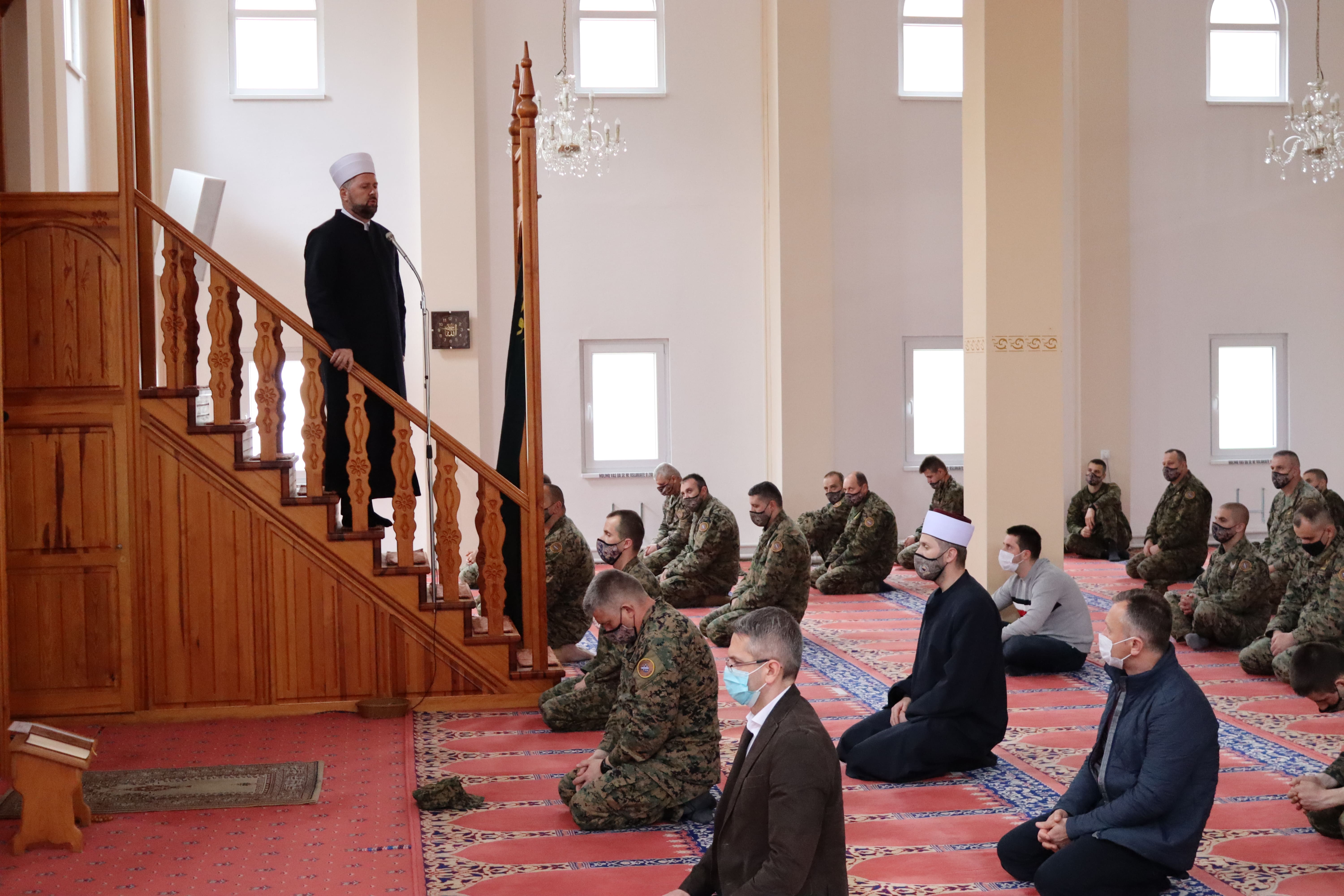 Muftija zenički održao hutbu u mesdžidu kasarne  “7. muslimanske brigade” u Zenici