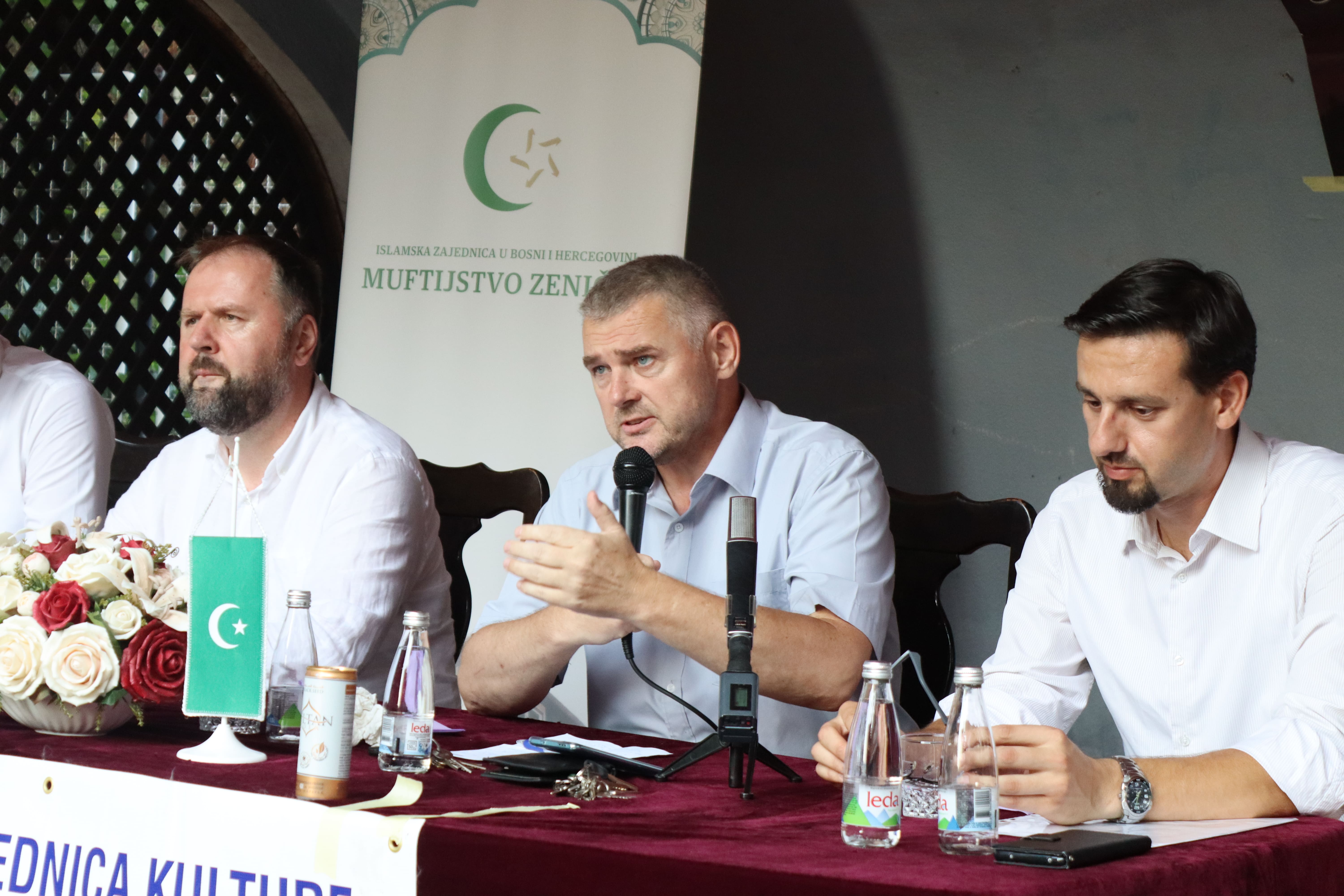FOTO+VIDEO: Tribina “Korijeni bošnjačkog identiteta” održana u Zenici