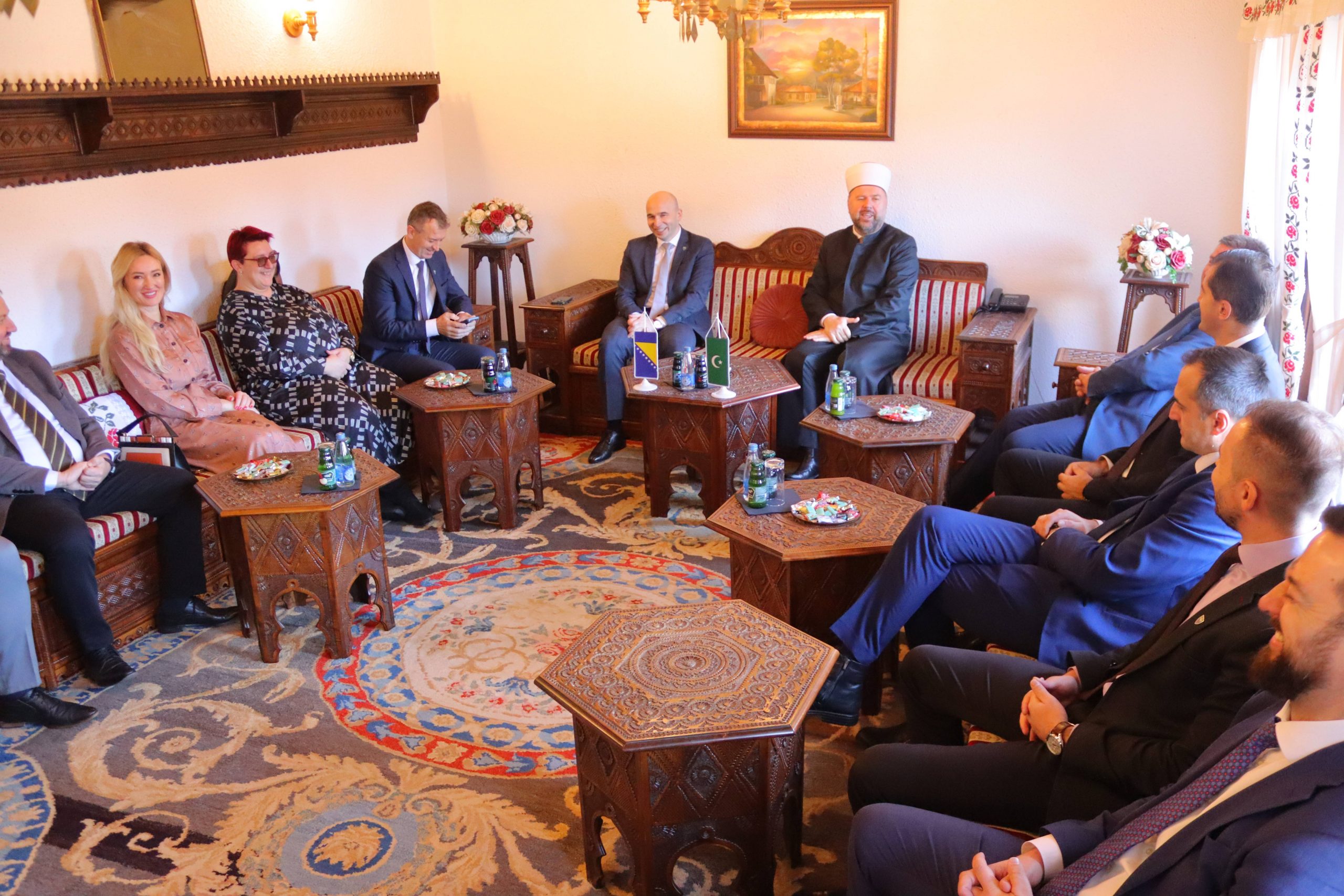 Muftiju Dizdarevića posjetili predstavnici vlasti ZDK; Moramo više uraditi na osnaživanju nade u našem narodu